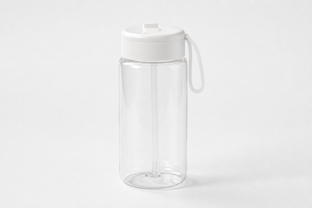 Clear 600ml drink cup with white lid, carry loop and internal straw